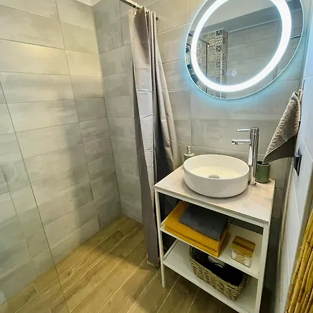 Appartement 2 Vis-a-vis - Gara De Nord Bucarest