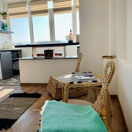 2 Vis-a-vis - Gara De Nord