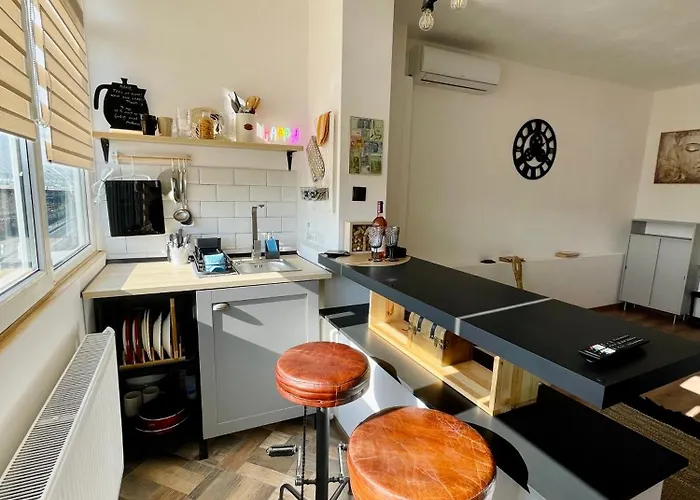 2 Vis-a-vis - Gara De Nord